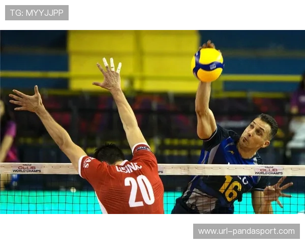 男排世俱杯佩鲁贾对阵斯威利,詹内利率队展示欧洲快变战术 男排世俱杯佩鲁贾对阵斯威利,詹内利率队展示欧洲快变战术